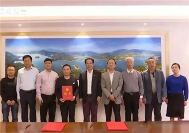 閩旋科技‖捐贈(zèng)100萬(wàn)元，助力教育發(fā)展，踐行社會(huì)責(zé)任使命